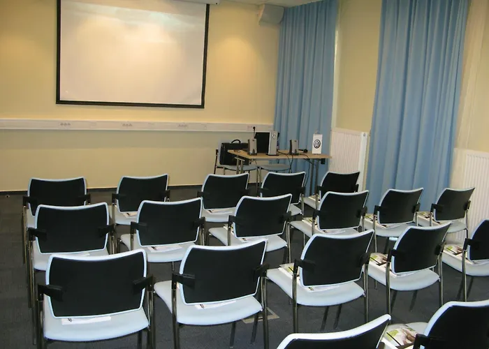 波克尤卡中心酒店 3* Goreljek